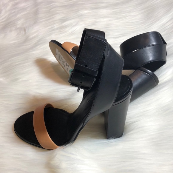 Vince Shoes - 🦋NWT VINCE ALEXA ANKLE STRAP SANDALS